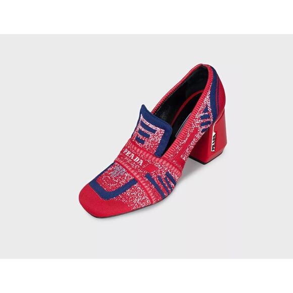 Elegant Prada Black Textured Fabric Square-Toe Heels - Size 40 - Picture 4 of 6